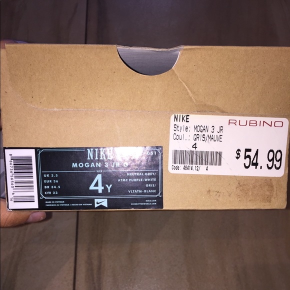 Nike shoes - Picture 3 of 3